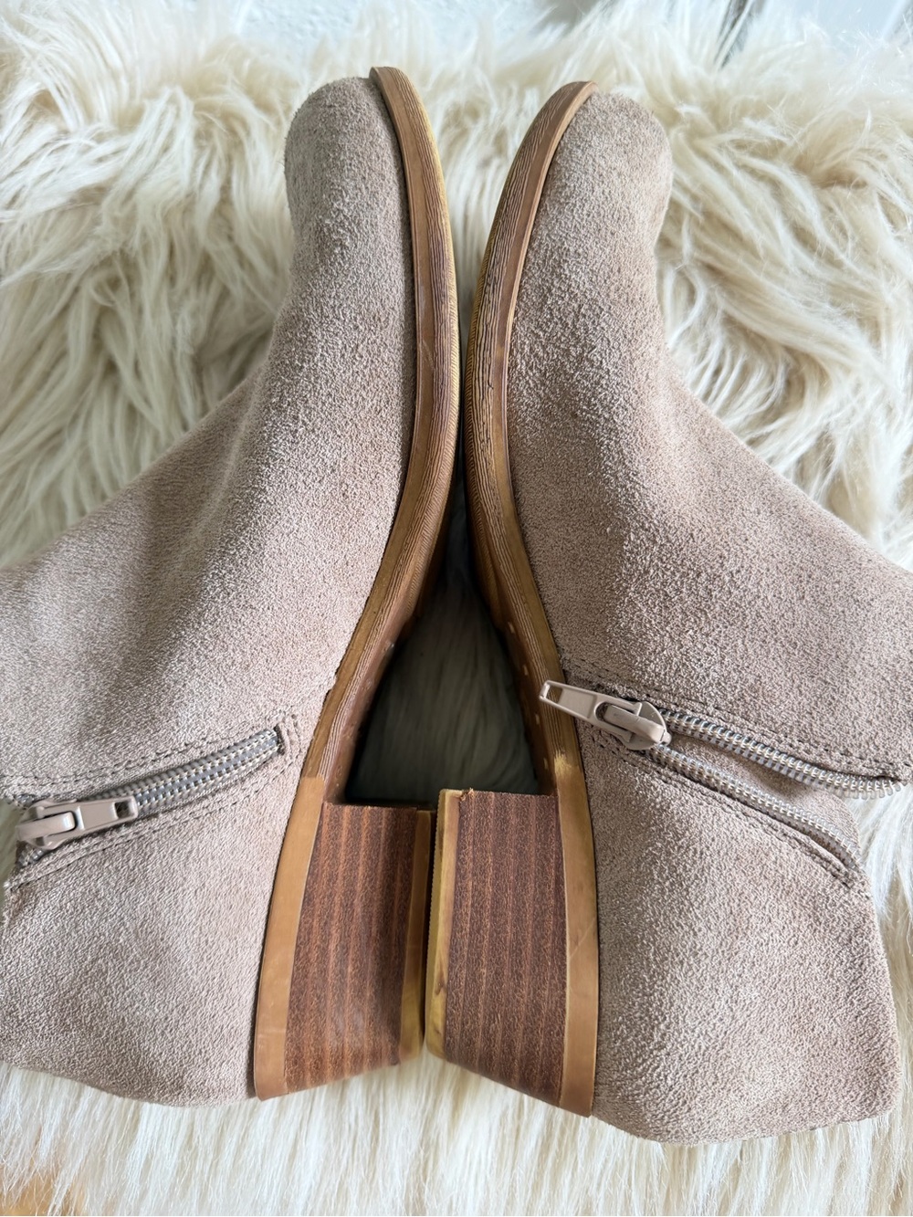 Lucky Brand Brixlef Suede Ankle Booties Women’s 8.5 Taupe Beige Side Zip